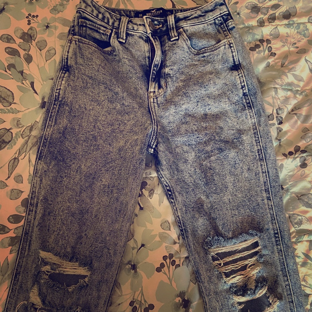 Hollister ultra Highrise mom jeans size 0